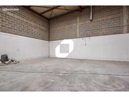 local d'activité 356 m²