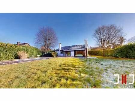 lasne - villa rénovée avec piscine et vue dégagée