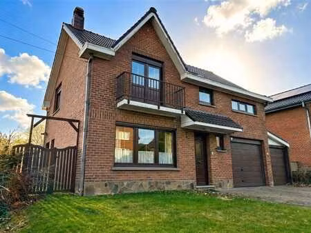 villa 3 ch sur +/- 12 a très bien située !