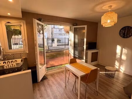 studio meublé de 20 m²  900 charges comprises (internet  eau  électricité  chauffage)