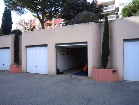 garage 20m2 à louer sur antibes