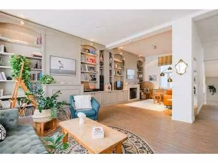 rue de la croix de pierre | belle maison arrière avec jardin