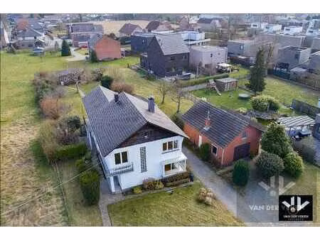 multifunctioneel eigendom met 2 wooneenheden op een riant...