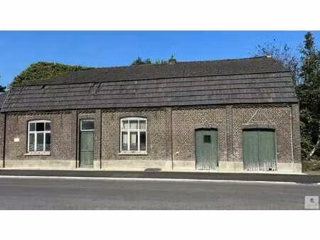 te renoveren hoeve met weiland