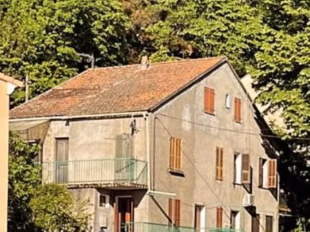 maison centre de village venaco