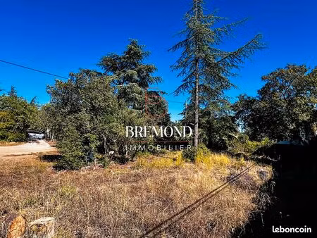 terrain 700 m² saint maximin la sainte baume