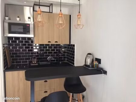 = studio meublé plein centre ville aix en provence (idéal etudiant) =-