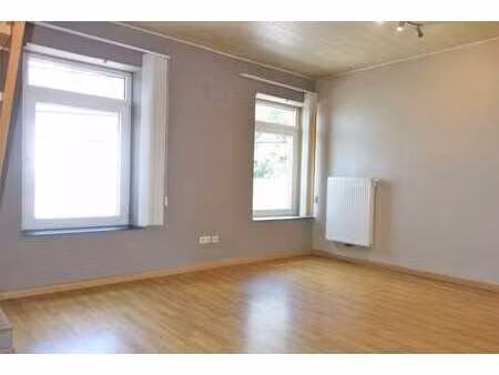 stockem  duplex 2 chambres  buanderie  cave