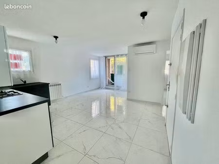 f3 refait à neuf + garage