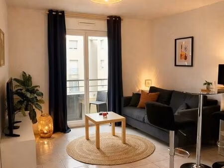 studio meublé timone