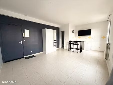 studio 1 pièce 25 m²
