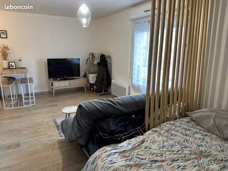 studio 1 pièce 27 m²