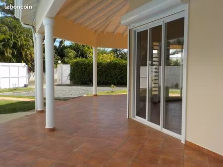 belle maison baie mahault 10mn zi jarry