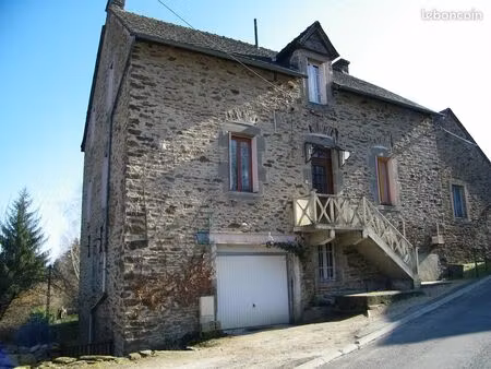 belle maison en pierre
