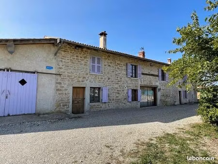 ? superbe corps de ferme en pierre – maison 220 m² + gîte 80 m² – terrain 1 300 m² – pisci