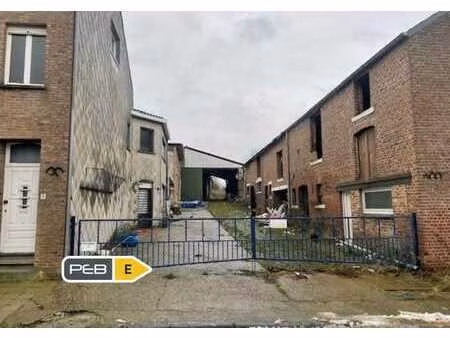 grande maison (ferme) à réhabiliter