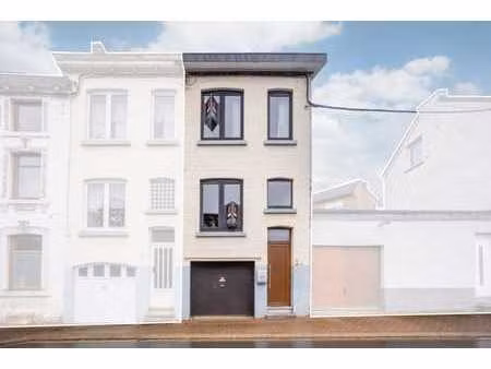 charmante maison 2 ch poss. 3 avec garage et jardin