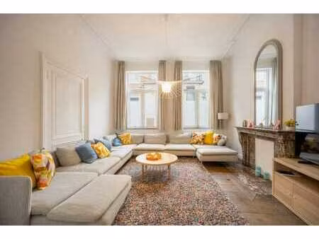 magnifique maison dans le quartier botanique