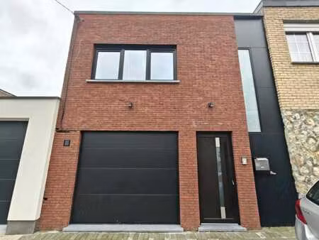 a vendre – maison avec garage et jardin à st nicolas