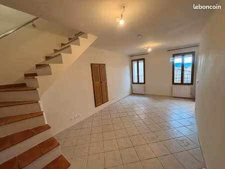 part loue maison de village t3 59m2