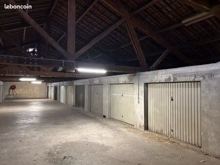 loue parking box fermé aix centre