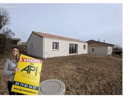 villa 4 pièces 82 m²