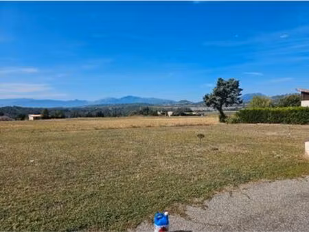 terrain a vendre dans petit lotissement de 4 parcelles à thèze 04200