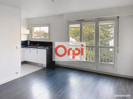 studio 1 pièce 27 m²