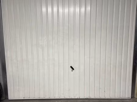 place de parking sécurisée