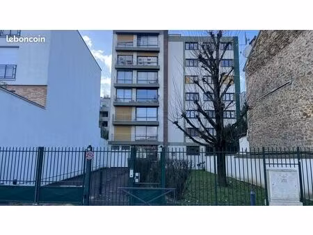 parking/box romainville