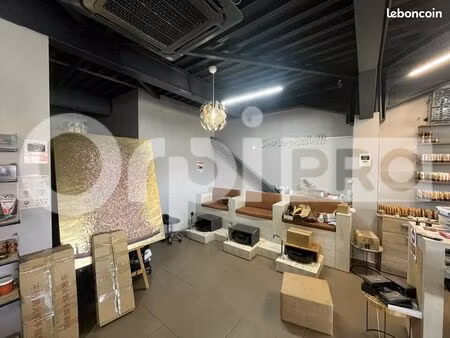 local commercial 124 m²