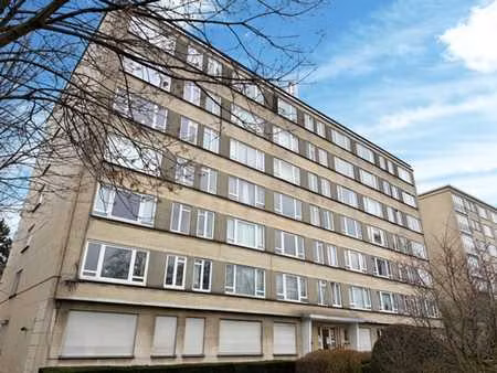 schaerbeek - lambermont - apt 2 chambres au dernier etage