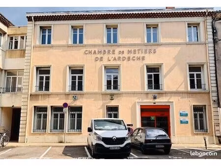 immeuble 14 pièces 1300 m²