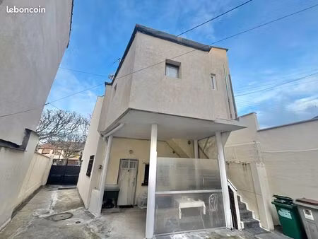 studio 1 pièce 27 m²