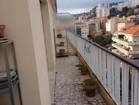 grand studio de 33 m2 refait a neuf avec terrasse de 12 m2