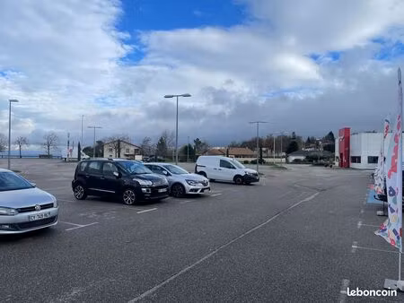 local commercial récent 425 m² en zac