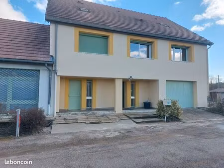 maison d'habitation 183 m2 à créchy