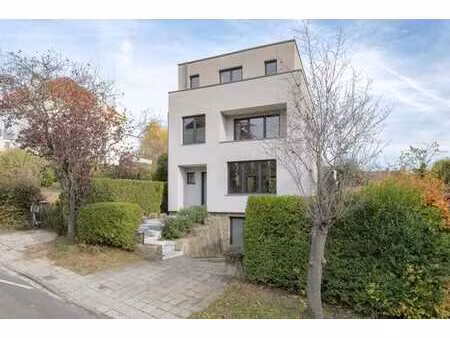 magnifique villa de 240m² 4ch avec jardin & garage.