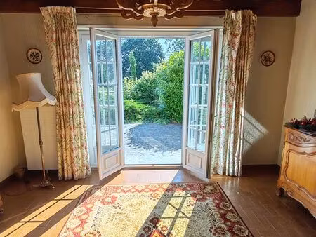 villa de 200 m² à yzeure : 6 chambres  garage double et terrain arboré de 1 100 m²