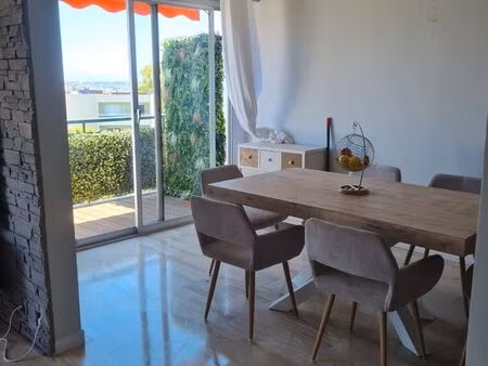 spatieux appartement 3 pièces vue mer et place de parking