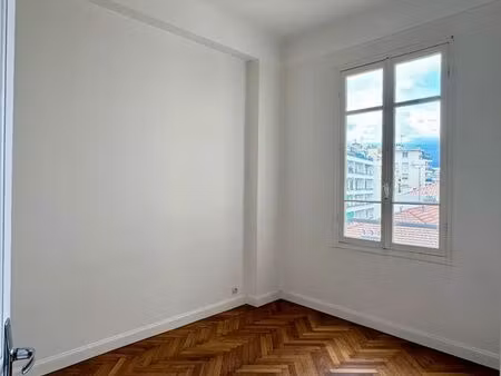 nice - bas cessole - f1- tres bon etat