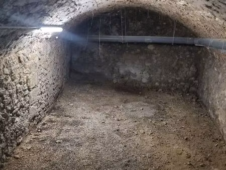 hyper centre aix – caves voûtées