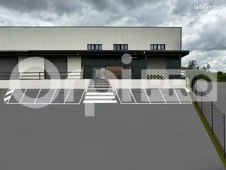 local d'activité 1 500 m²