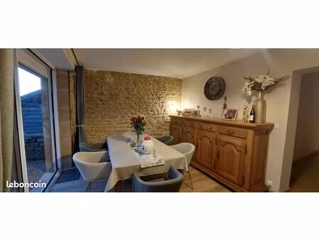 charmante maison rénovée avec jardin exposé plein sud dans un cadre village authentique