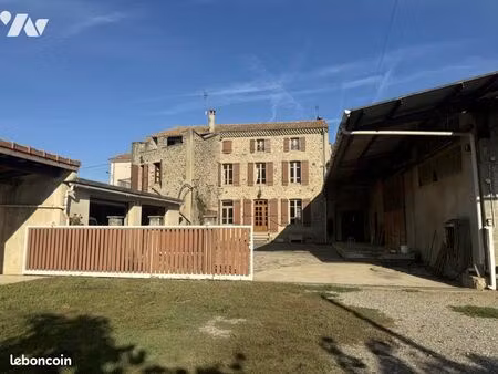 maison 11 pièces 240 m²