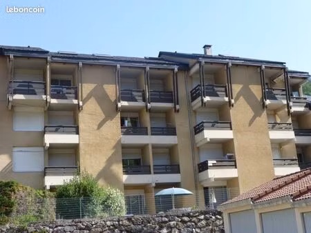 studio avec vue montagne