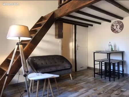 ◊ t2 avec mezzanine – centre-ville saint-mitre-les-remparts – rendement 6 8 %