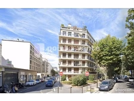 local industriel 736 m²