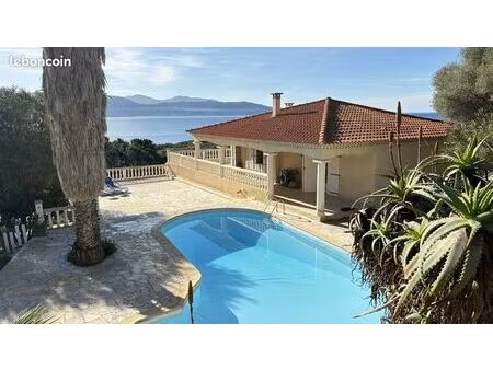 villa 11 pièces 249 m²