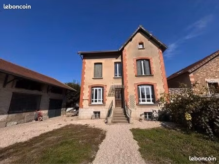 ? maison bourgeoise 140 m² + dépendance – nogent l’artaud
